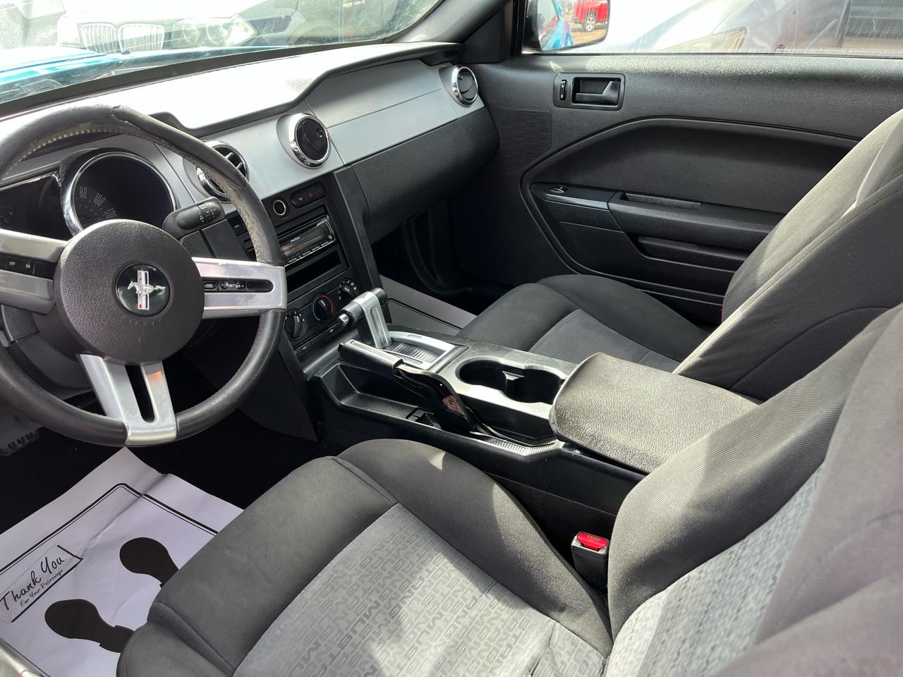 Ford Mustang V6 Deluxe Coupe 2007