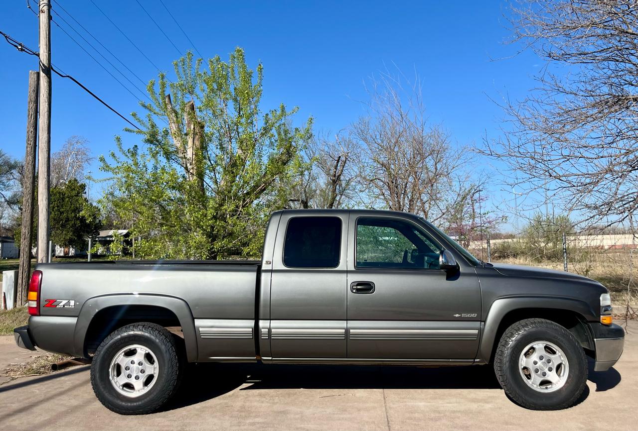 Chevrolet Silverado 1500 LT Ext. Cab 3-Door Short Bed 4WD 2000