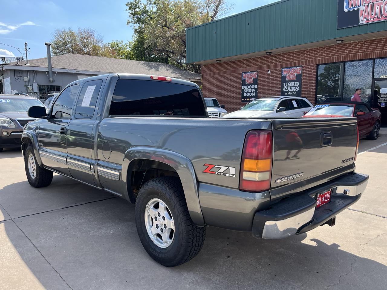Chevrolet Silverado 1500 LT Ext. Cab 3-Door Short Bed 4WD 2000
