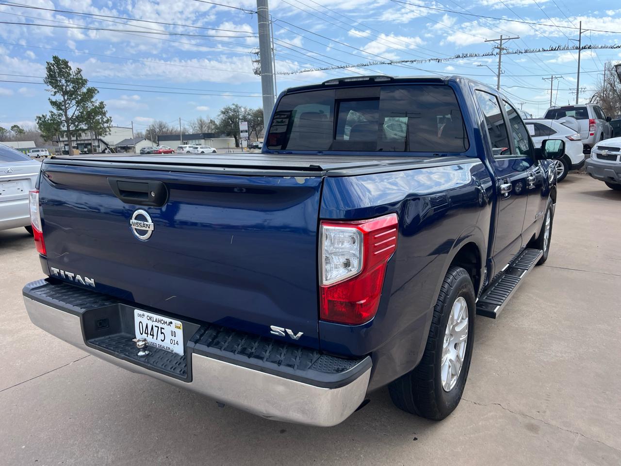 Nissan Titan SV Crew Cab 2WD 2017