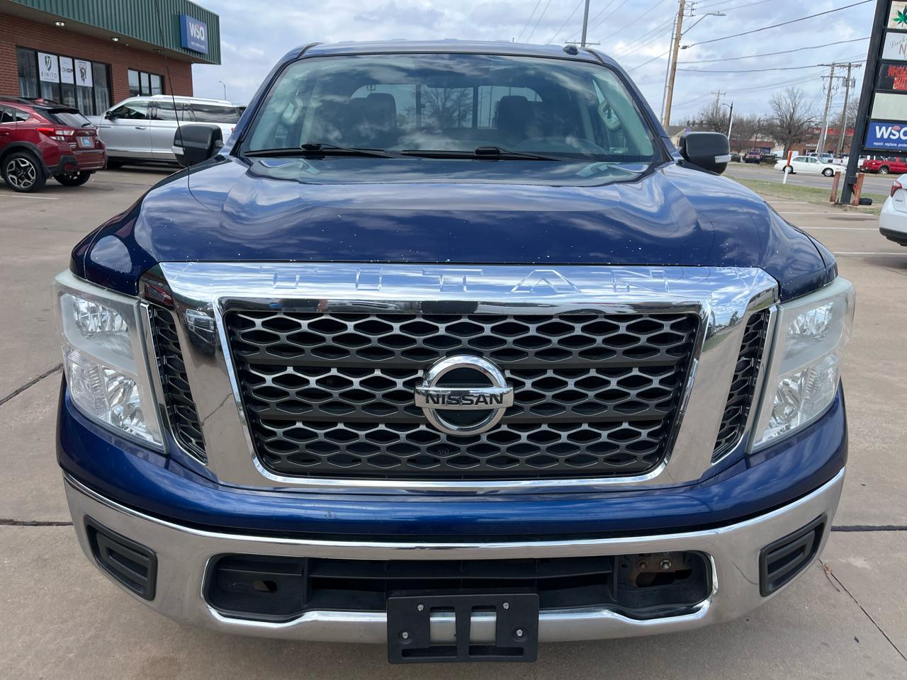 Nissan Titan SV Crew Cab 2WD 2017