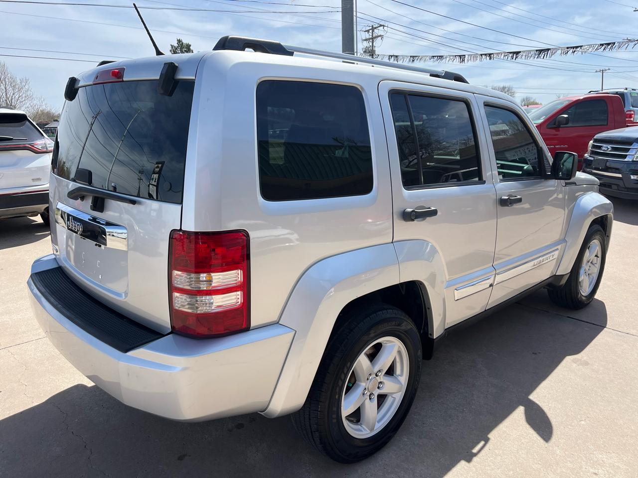 Jeep Liberty Limited 2WD 2012