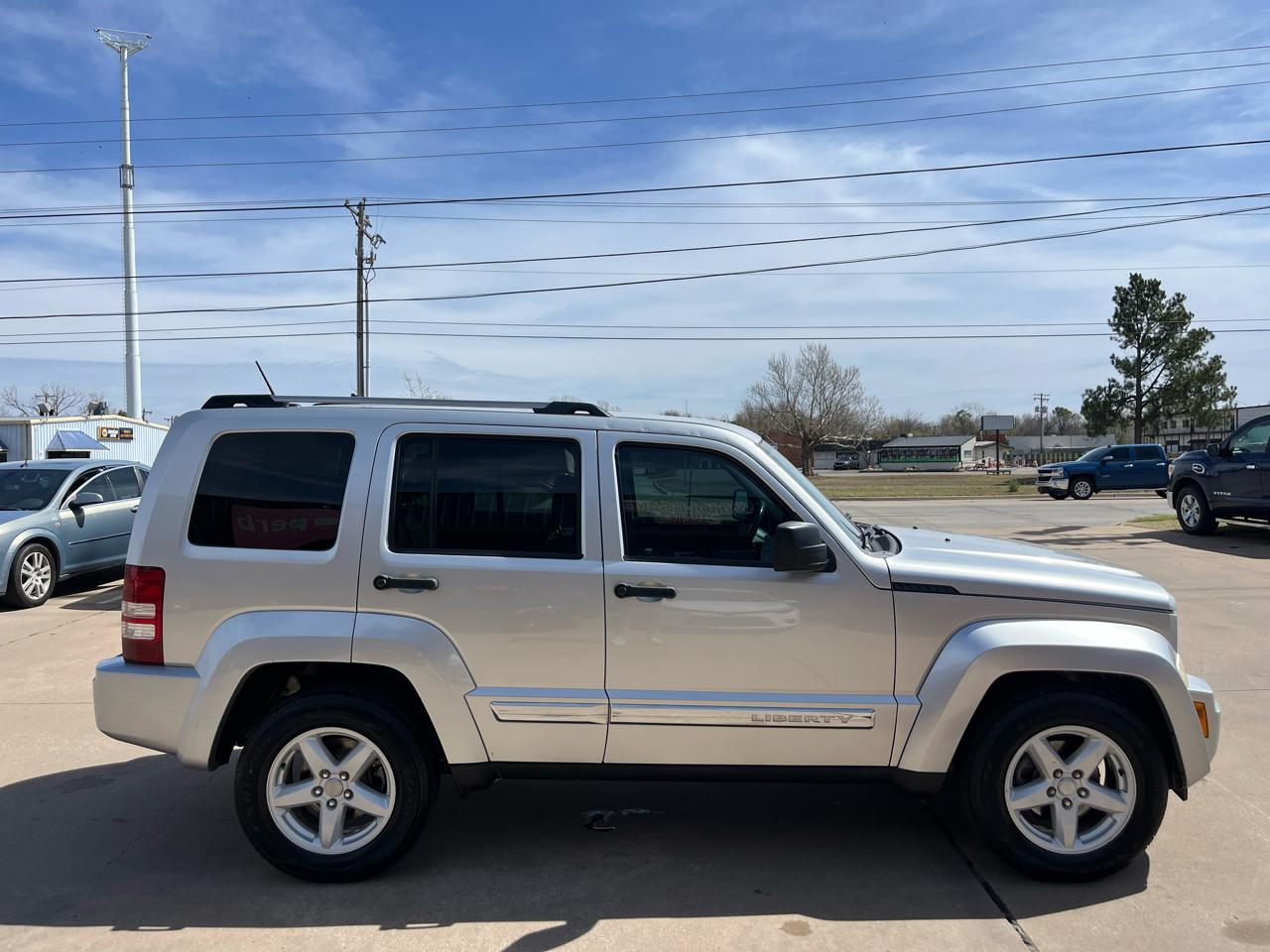 Jeep Liberty Limited 2WD 2012