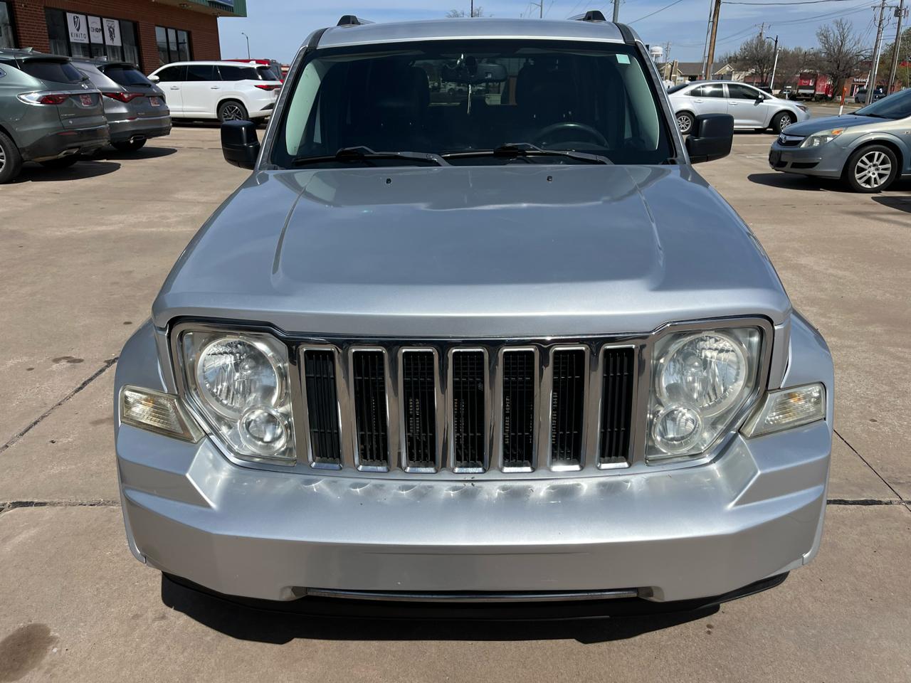 Jeep Liberty Limited 2WD 2012