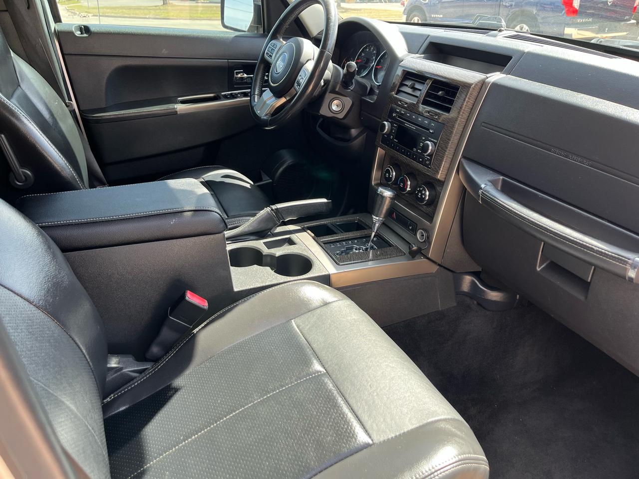 Jeep Liberty Limited 2WD 2012