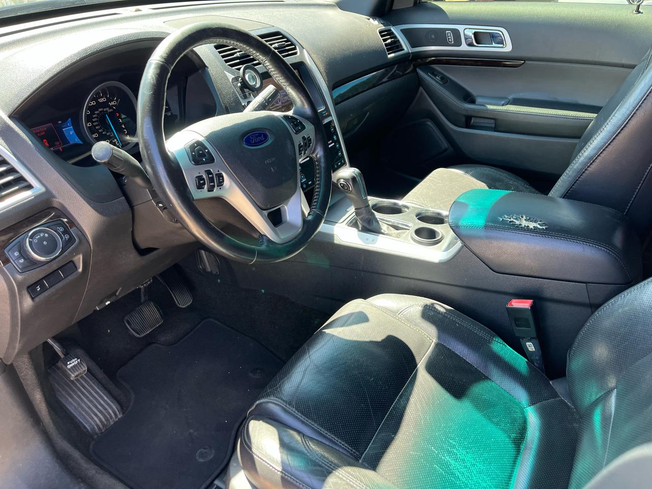 Ford Explorer Limited FWD 2013