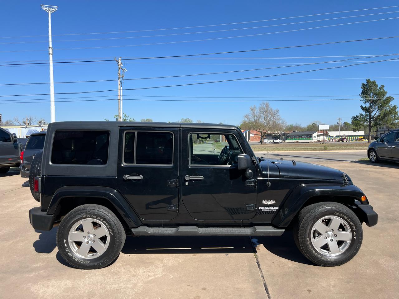 Jeep Wrangler Unlimited Sahara 4WD 2011
