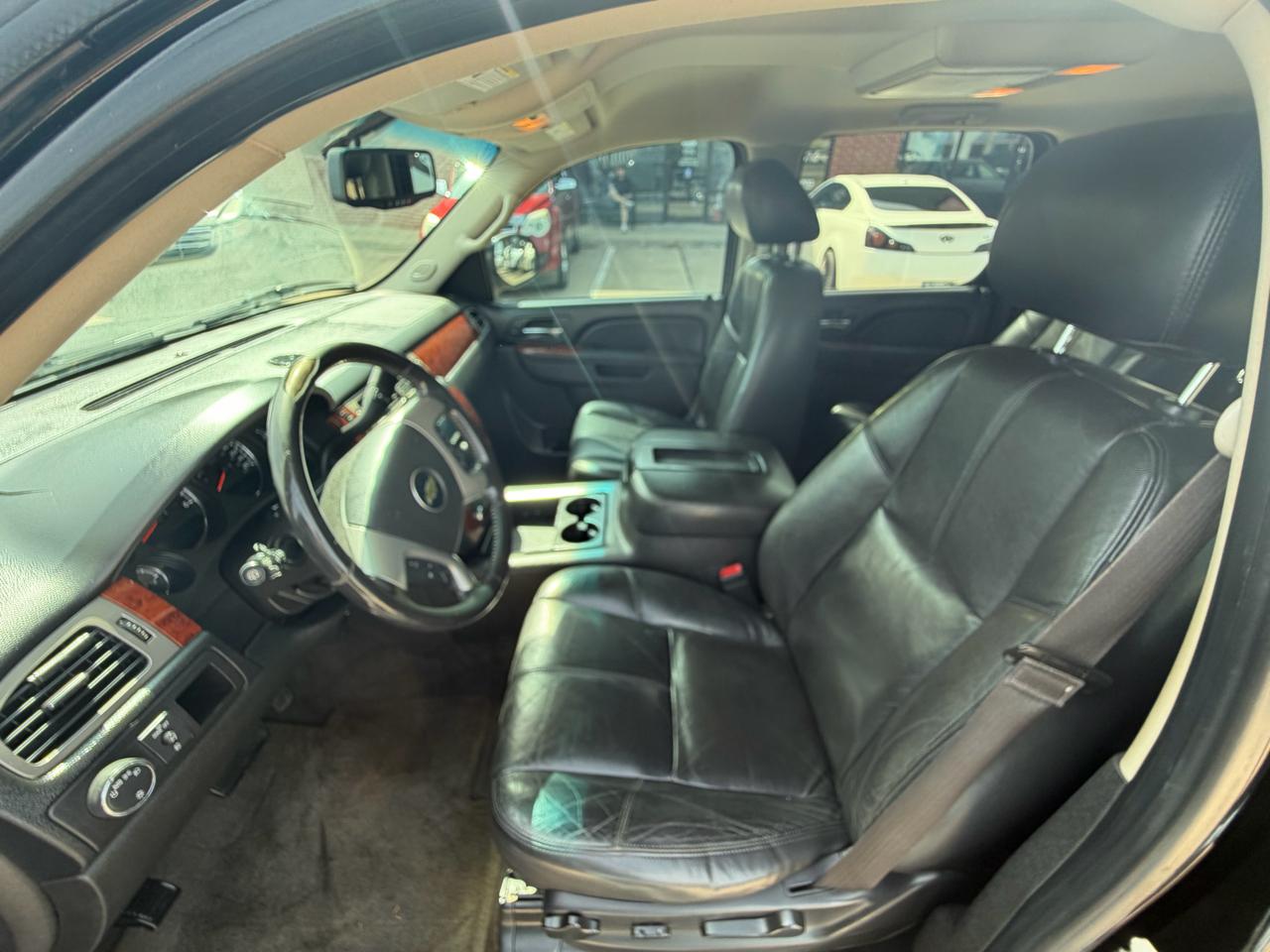 Chevrolet Suburban LT 1500 2WD 2013