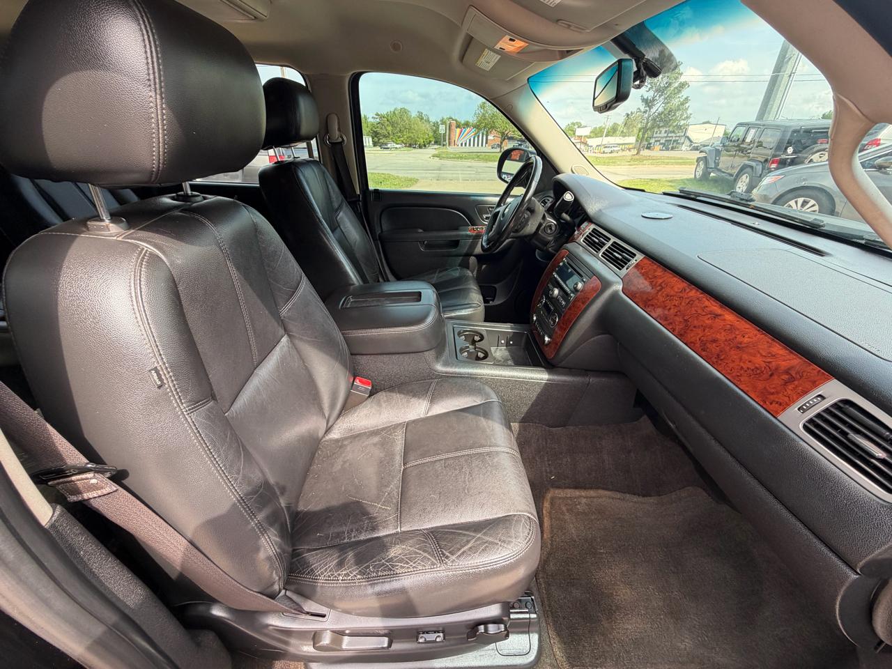 Chevrolet Suburban LT 1500 2WD 2013