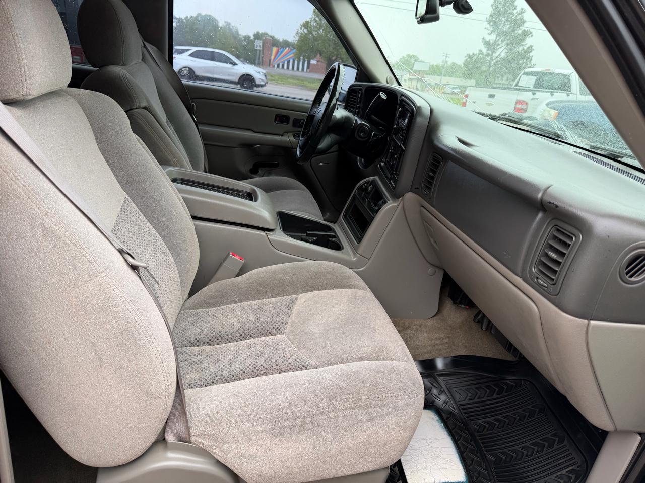 Chevrolet Suburban 1500 4WD 2005