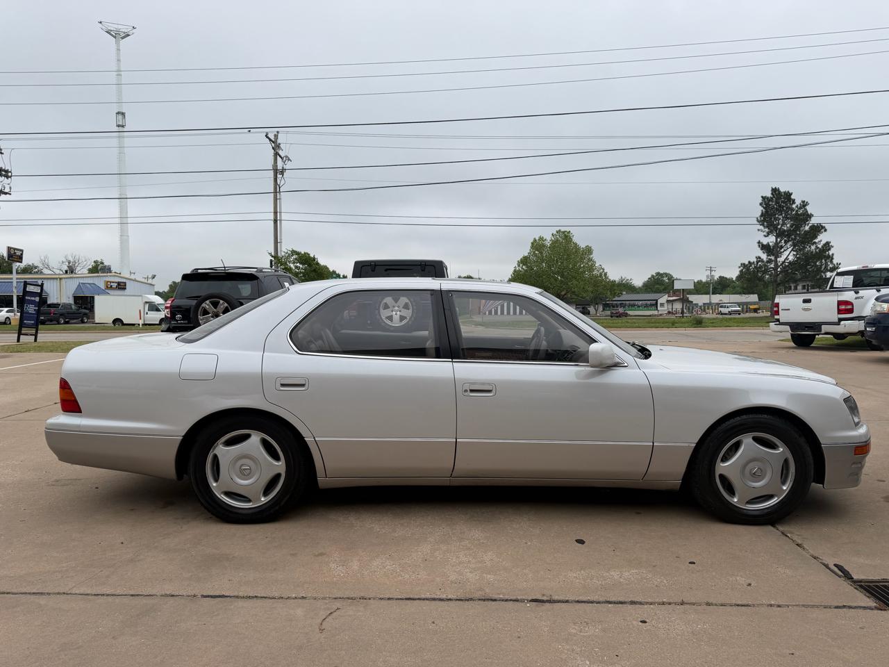 Lexus LS 400 Base 1997