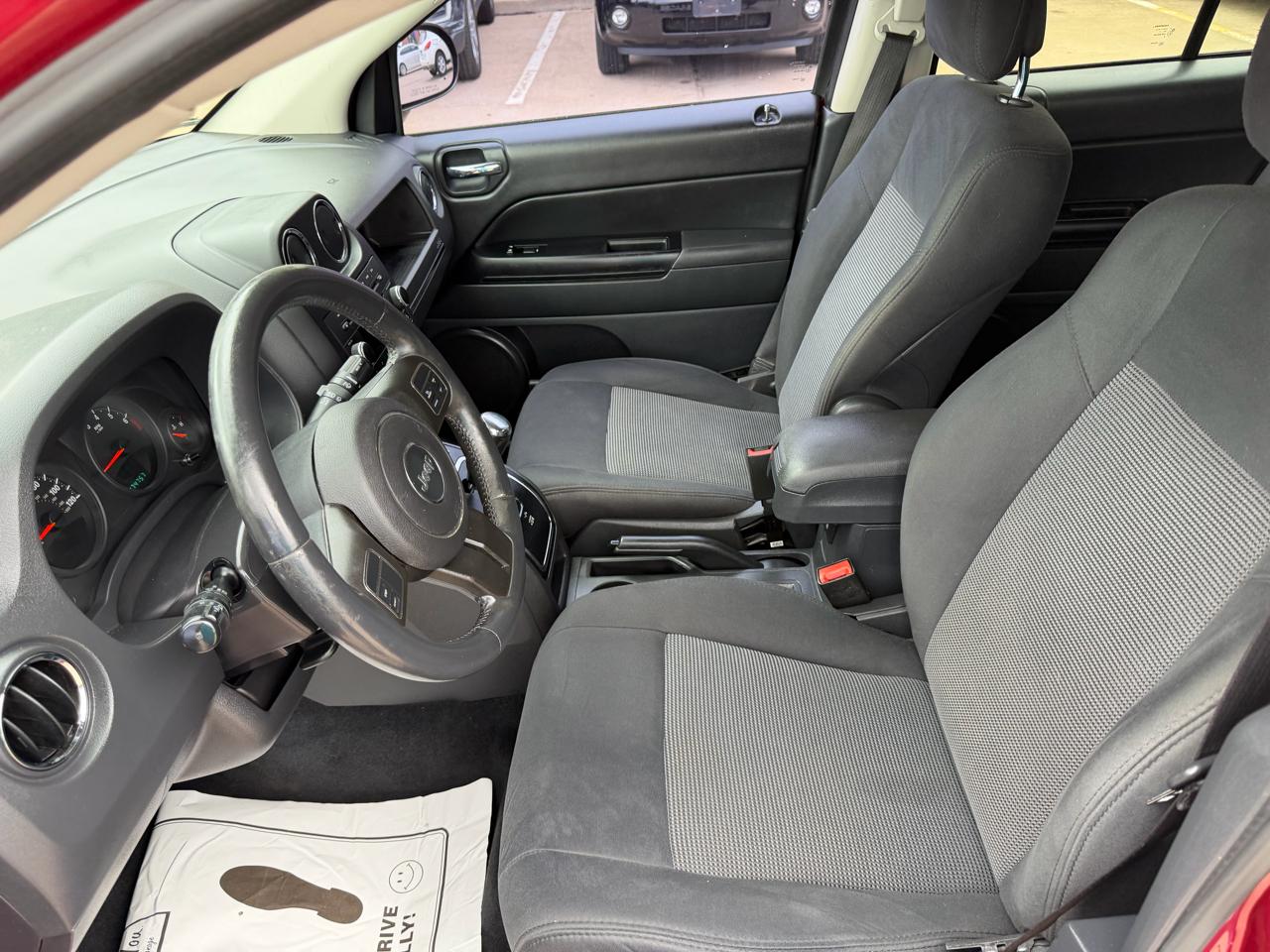 Jeep Compass Latitude FWD 2012