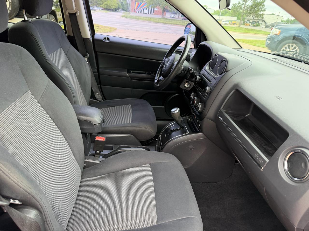 Jeep Compass Latitude FWD 2012