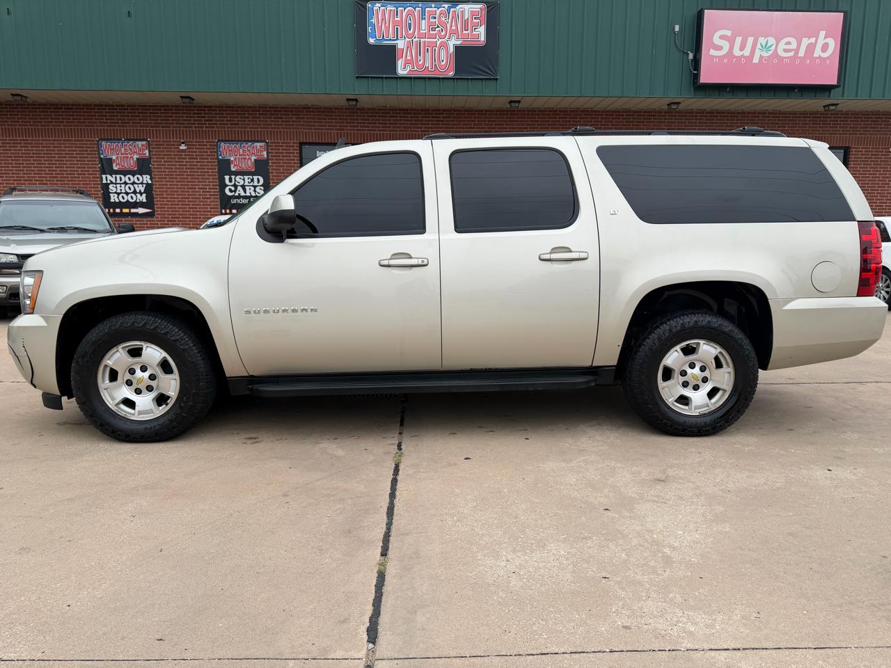 Chevrolet Suburban LT 1500 2WD 2013