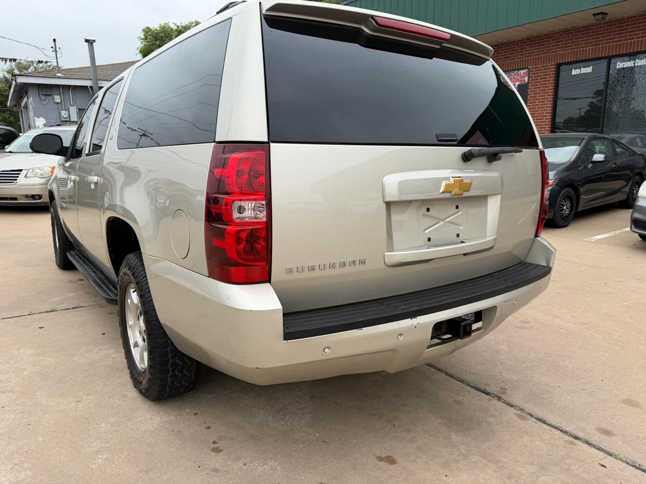 Chevrolet Suburban LT 1500 2WD 2013