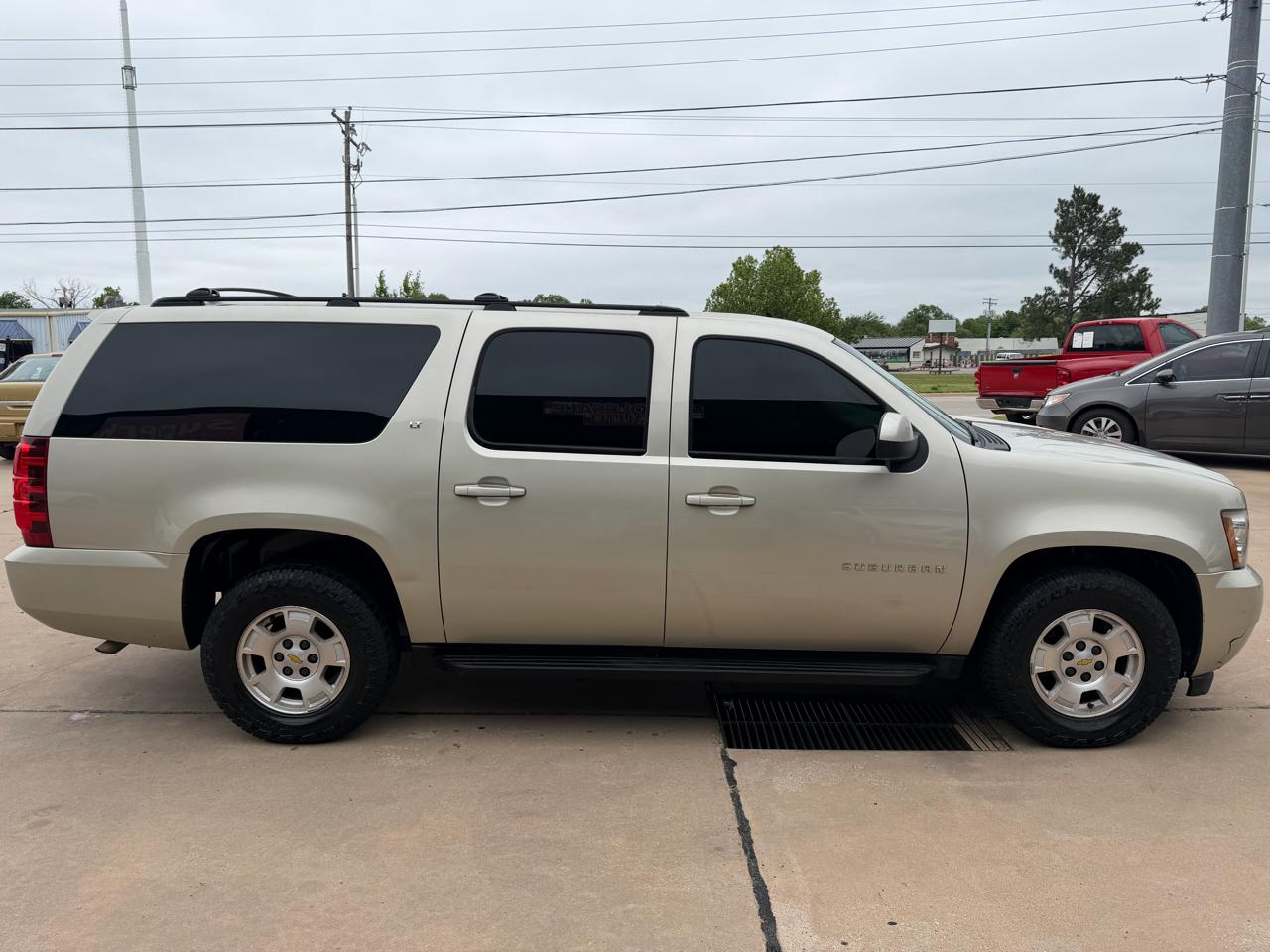 Chevrolet Suburban LT 1500 2WD 2013