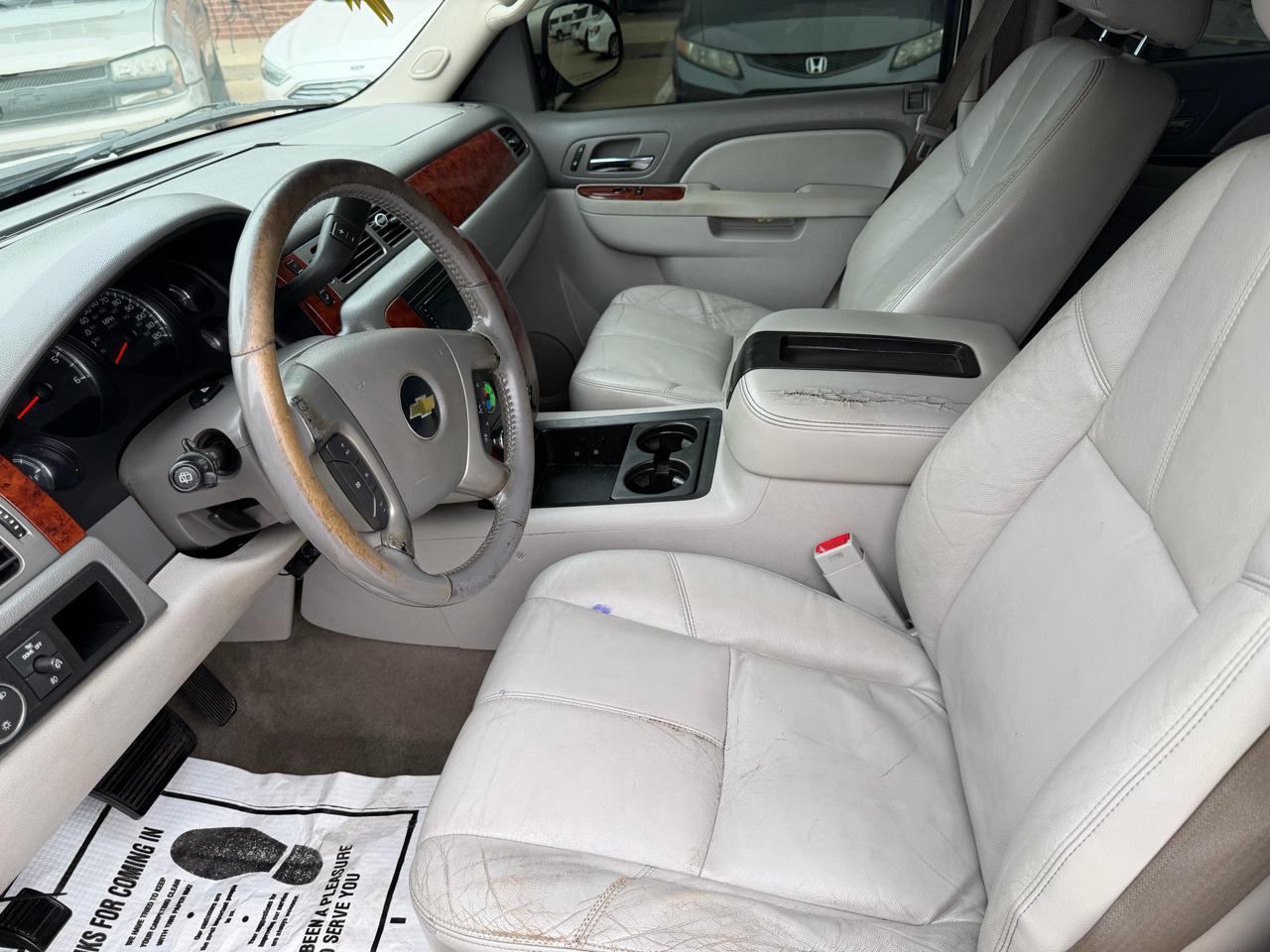Chevrolet Suburban LT 1500 2WD 2013
