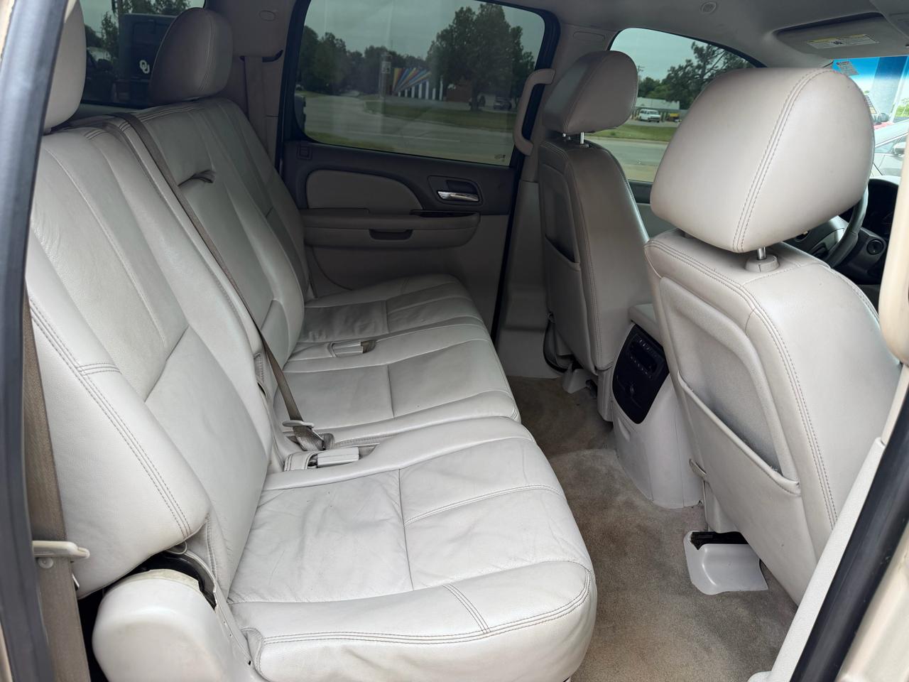 Chevrolet Suburban LT 1500 2WD 2013