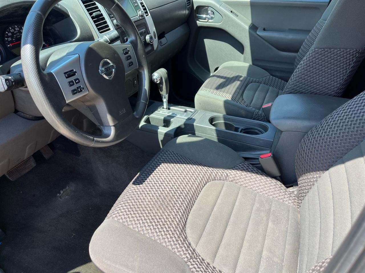 Nissan Frontier SV King Cab I4 5MT 2WD 2015