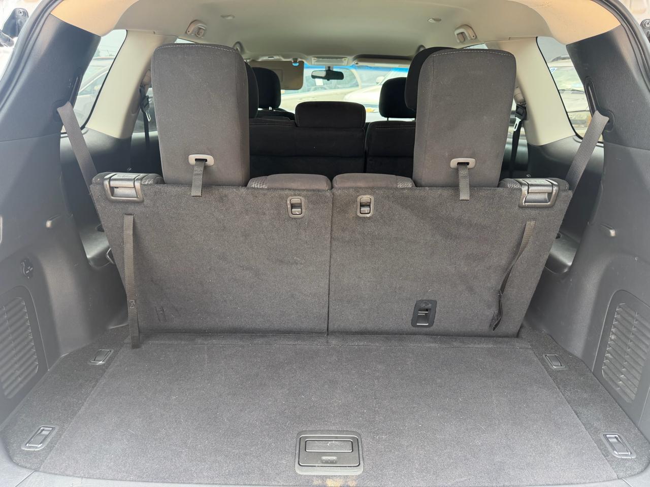 Nissan Pathfinder SV 4WD 2013