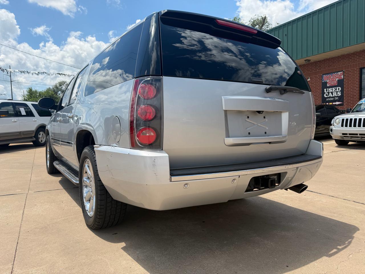 GMC Yukon Denali XL 4WD 2012