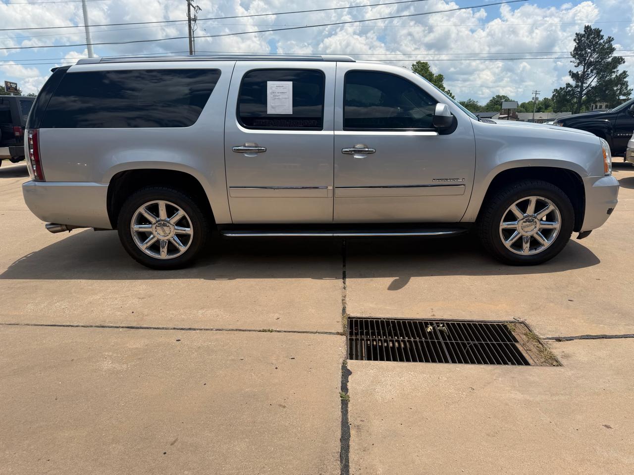 GMC Yukon Denali XL 4WD 2012