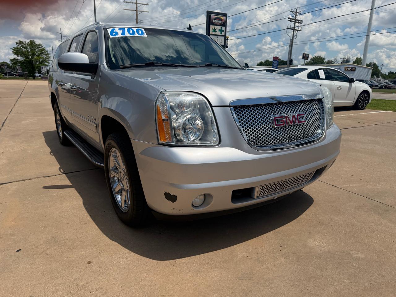 GMC Yukon Denali XL 4WD 2012