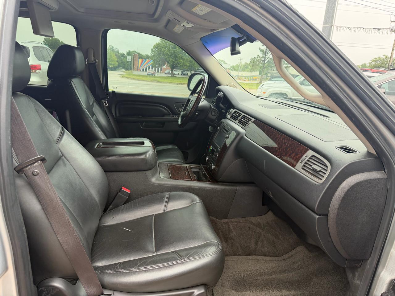 GMC Yukon Denali XL 4WD 2012