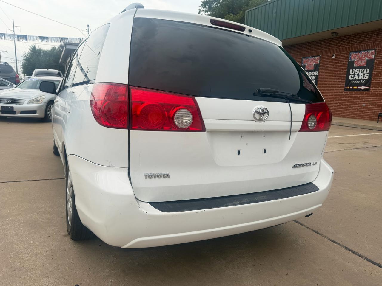 Toyota Sienna CE FWD 7-Passenger 2007