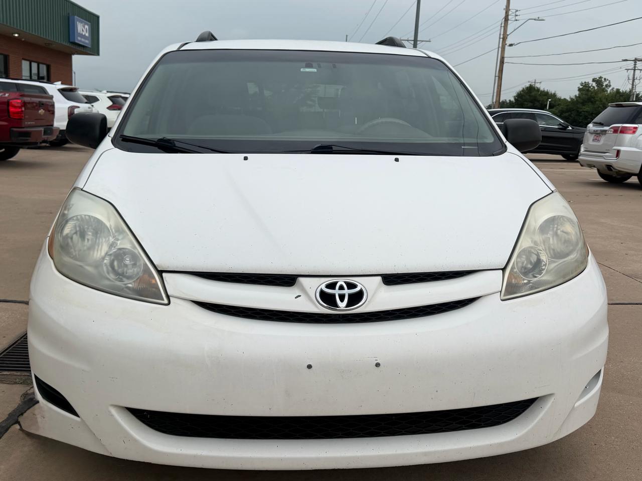 Toyota Sienna CE FWD 7-Passenger 2007