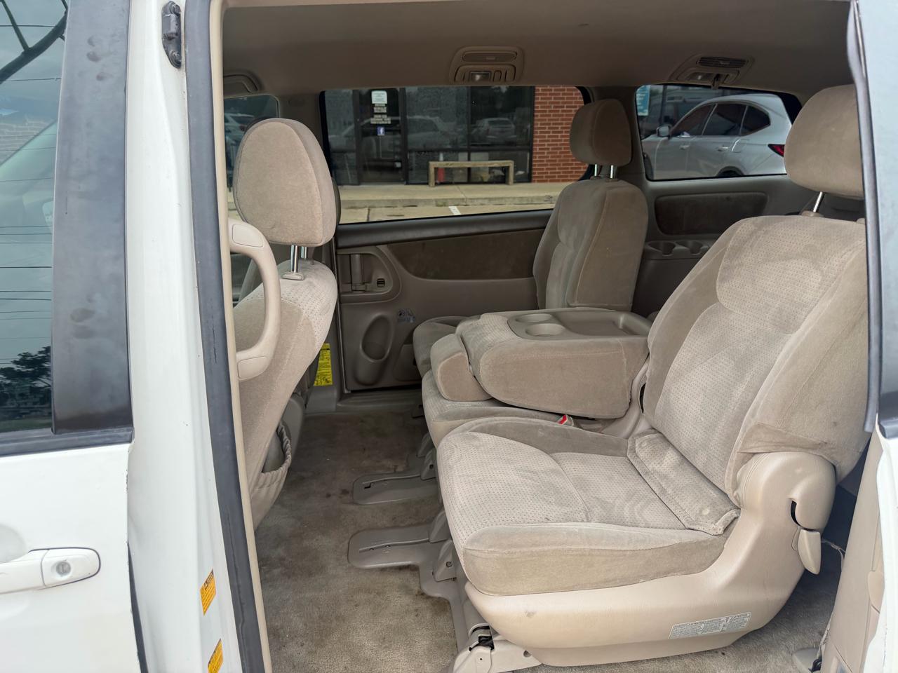 Toyota Sienna CE FWD 7-Passenger 2007