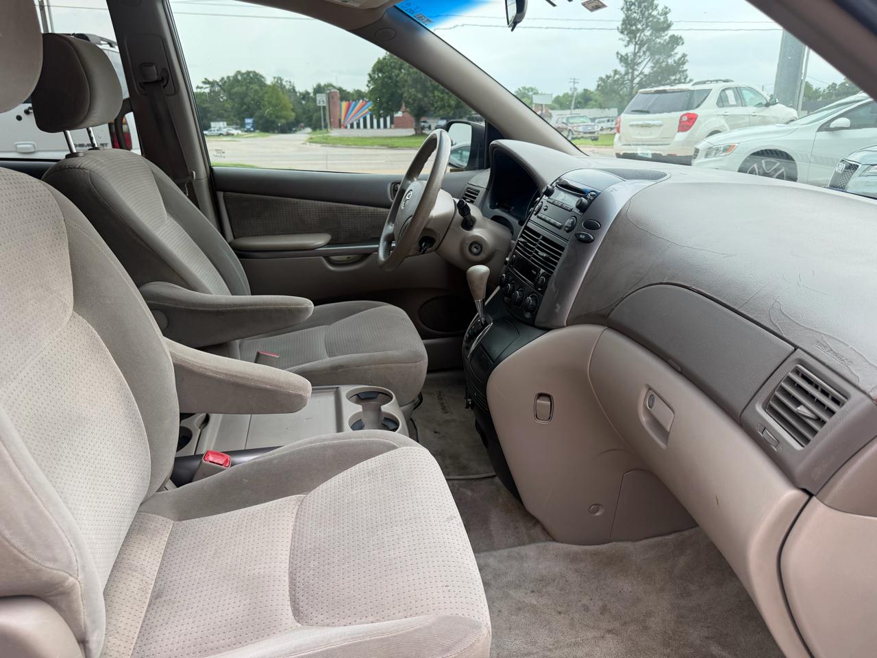 Toyota Sienna CE FWD 7-Passenger 2007