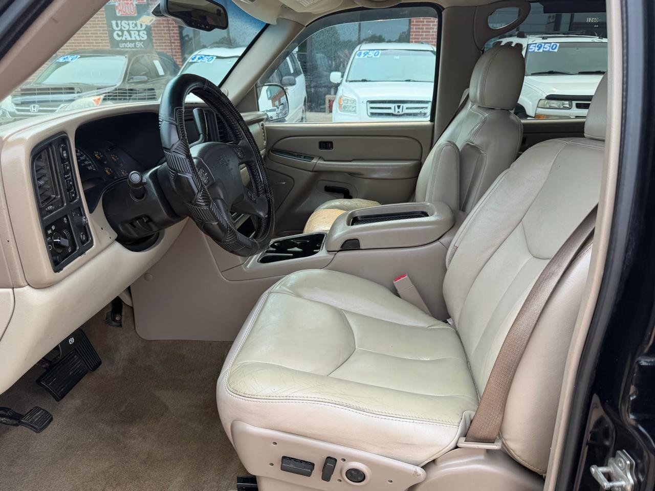 Chevrolet Suburban 1500 4WD 2005