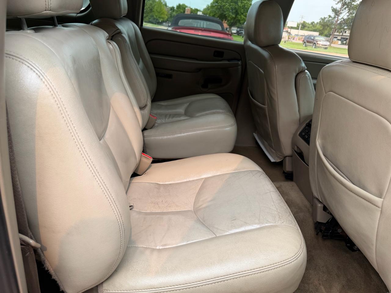 Chevrolet Suburban 1500 4WD 2005