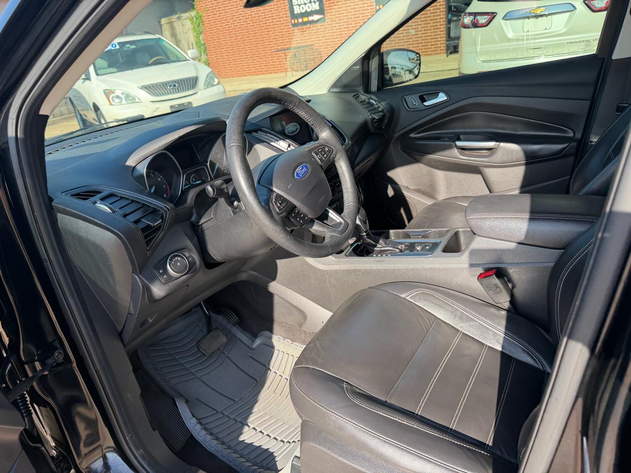 Ford Escape Titanium 4WD 2018