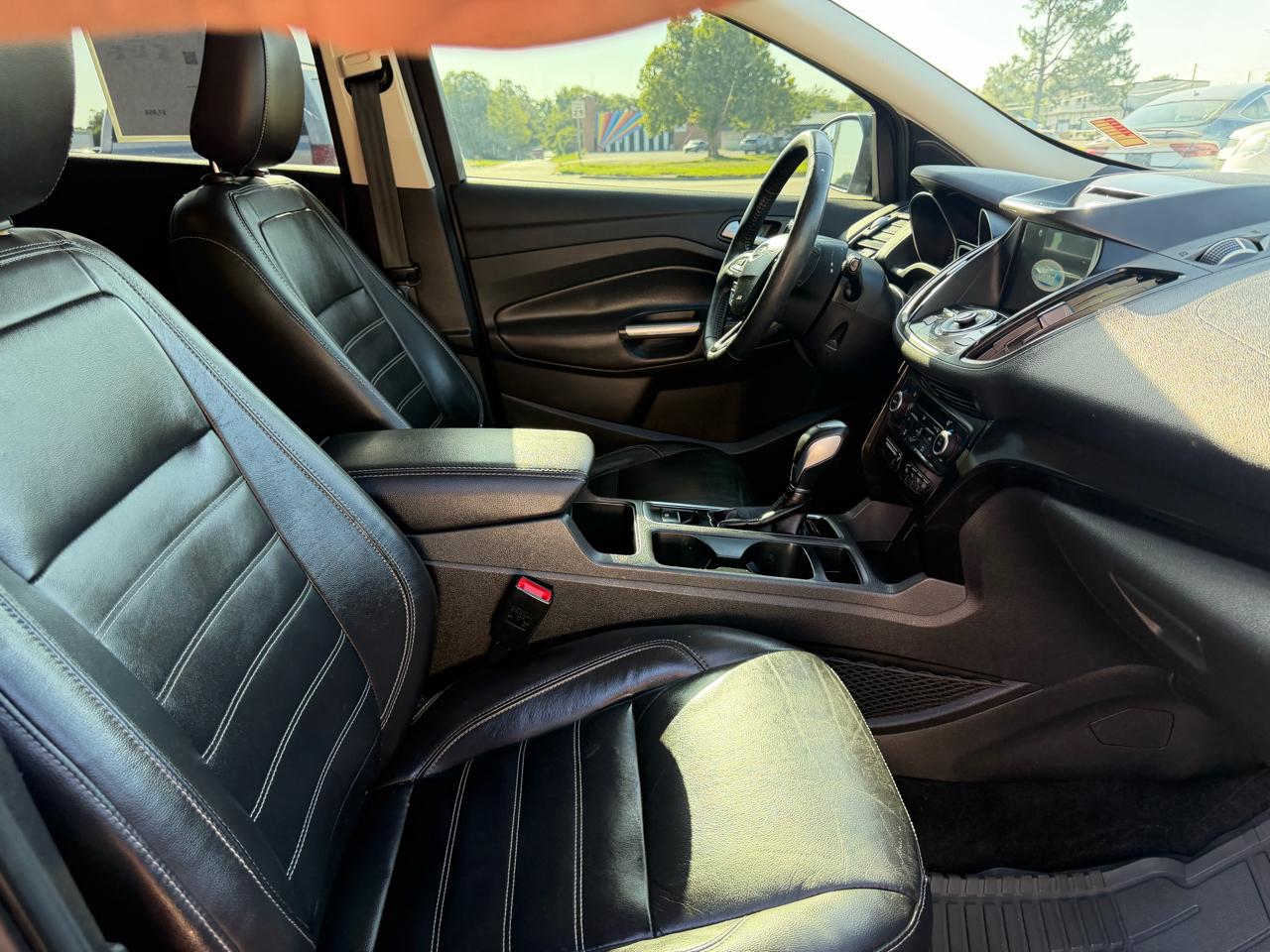 Ford Escape Titanium 4WD 2018