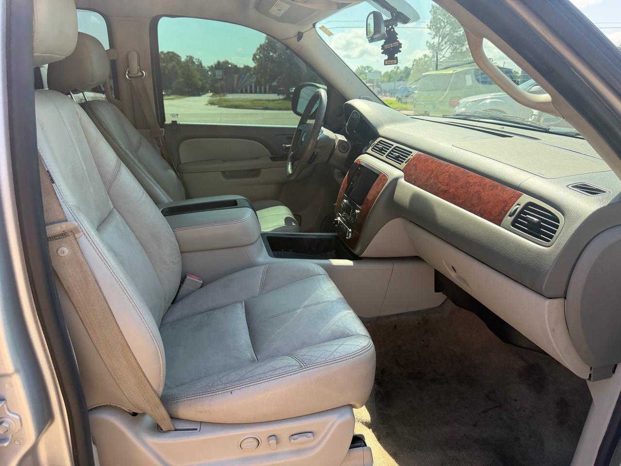 Chevrolet Tahoe LT 2WD 2011