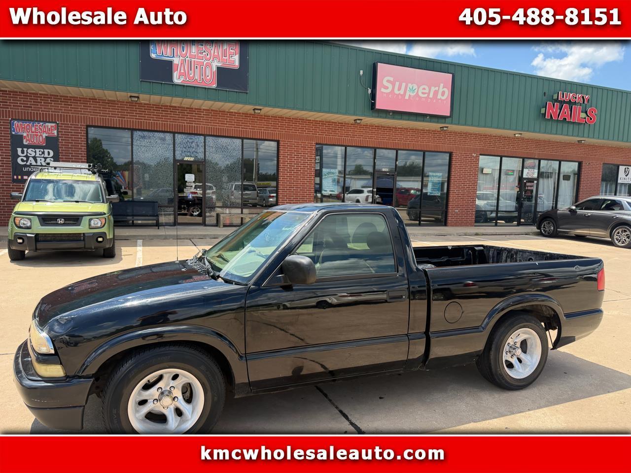 Black 1998 Chevrolet S-10 Pickup Truck Rear-Wheel Drive 