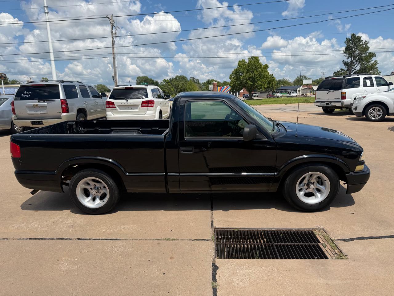Chevrolet S10 Pickup Reg. Cab Short Bed 2WD 1998