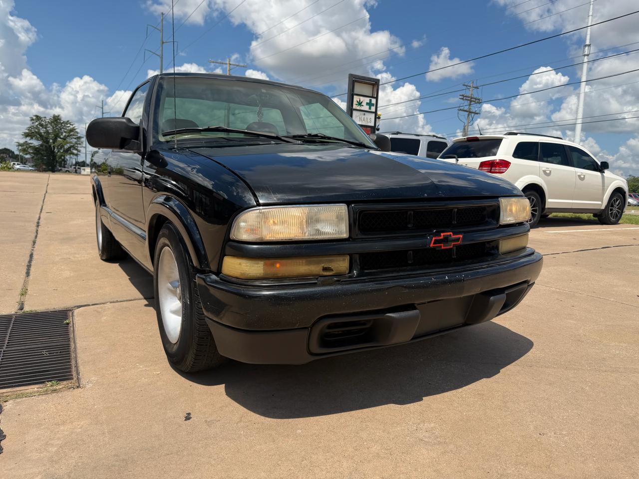 Chevrolet S10 Pickup Reg. Cab Short Bed 2WD 1998