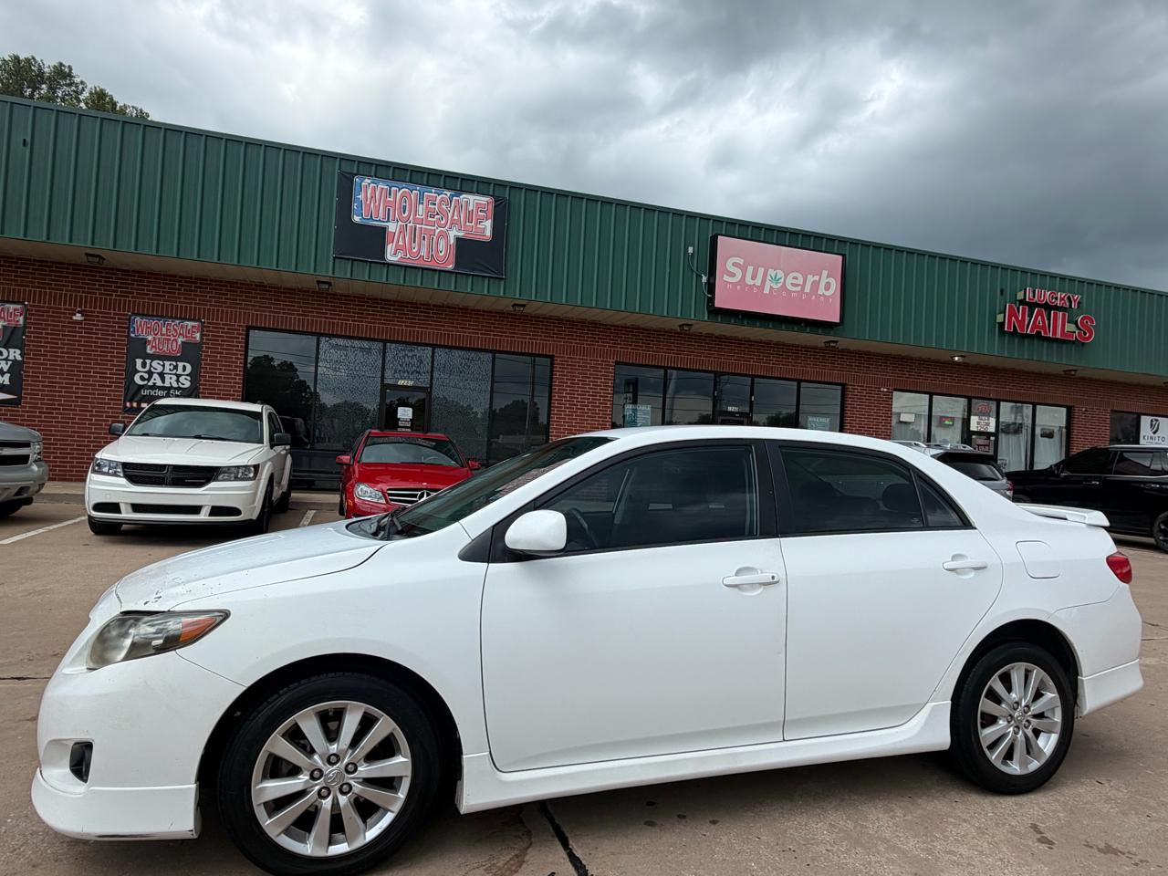 Toyota Corolla Base 5-Speed MT 2010