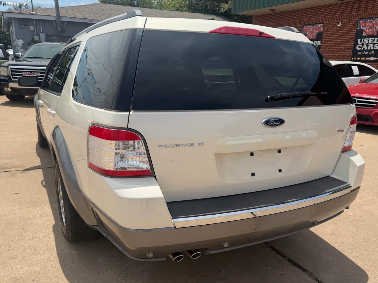 Ford Taurus X SEL FWD 2009
