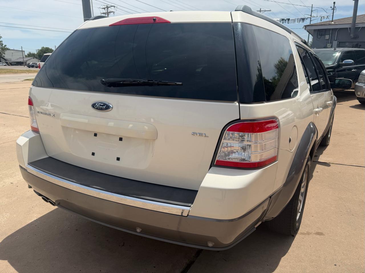 Ford Taurus X SEL FWD 2009