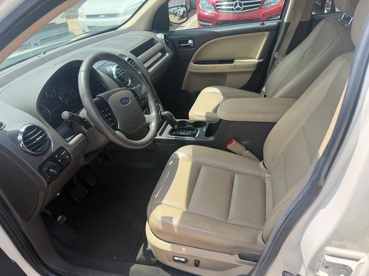 Ford Taurus X SEL FWD 2009