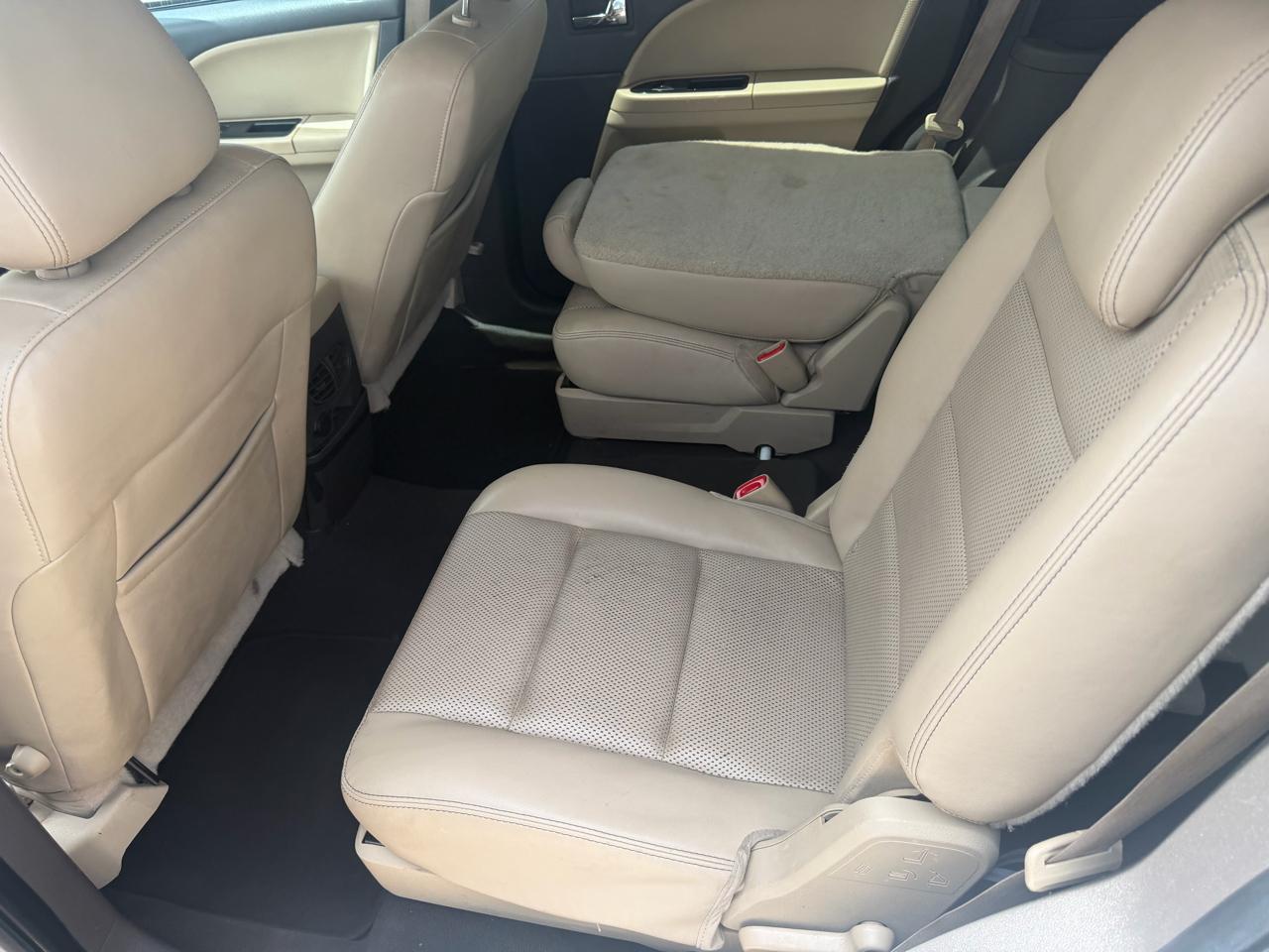 Ford Taurus X SEL FWD 2009