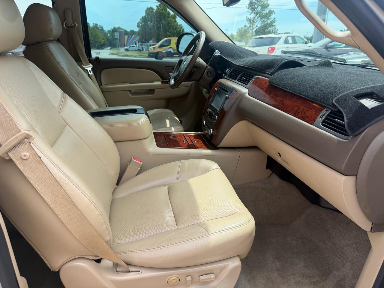 Chevrolet Tahoe LTZ 4WD 2012