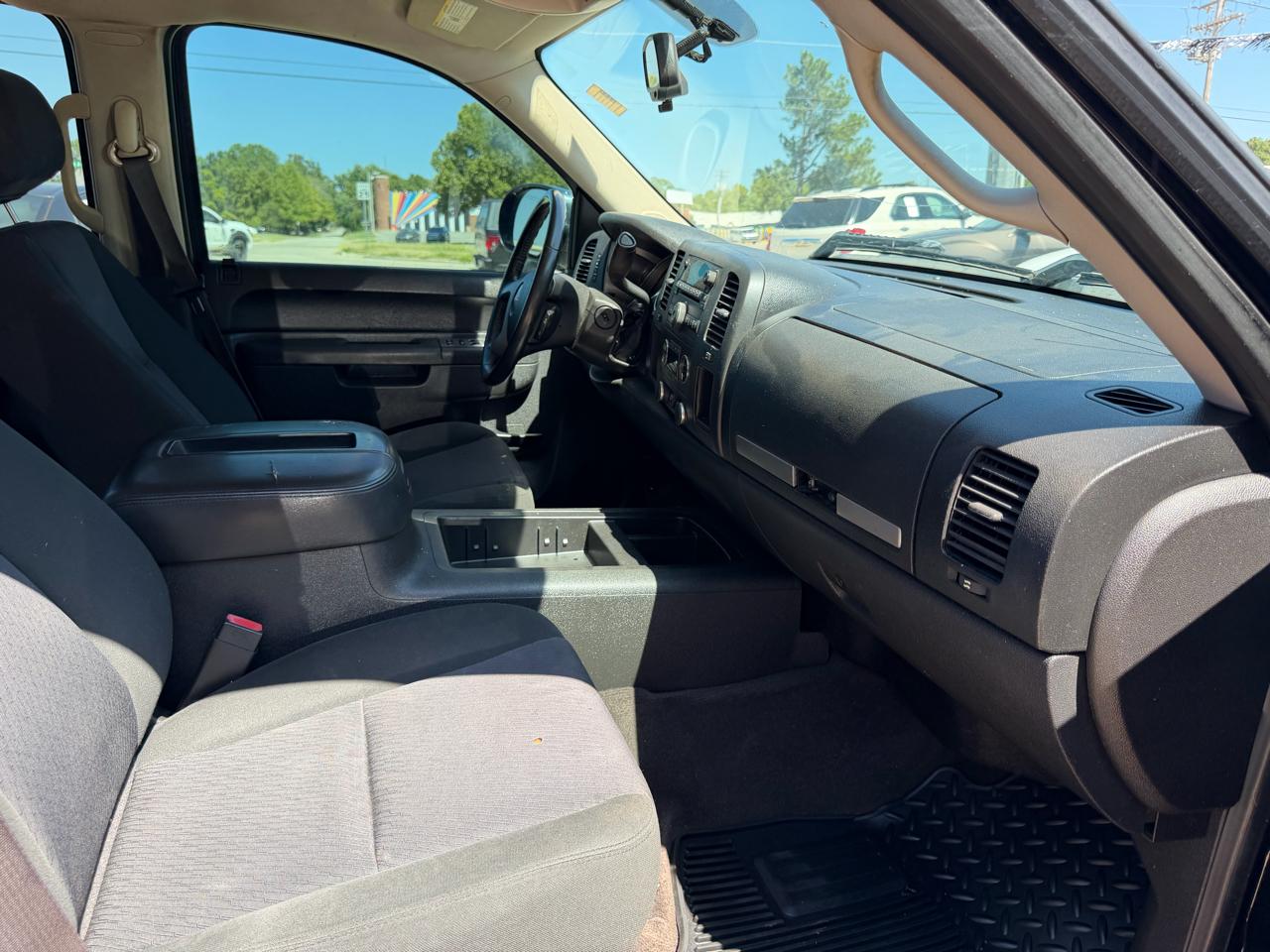 GMC Sierra 1500 SLE Crew Cab 2WD 2013