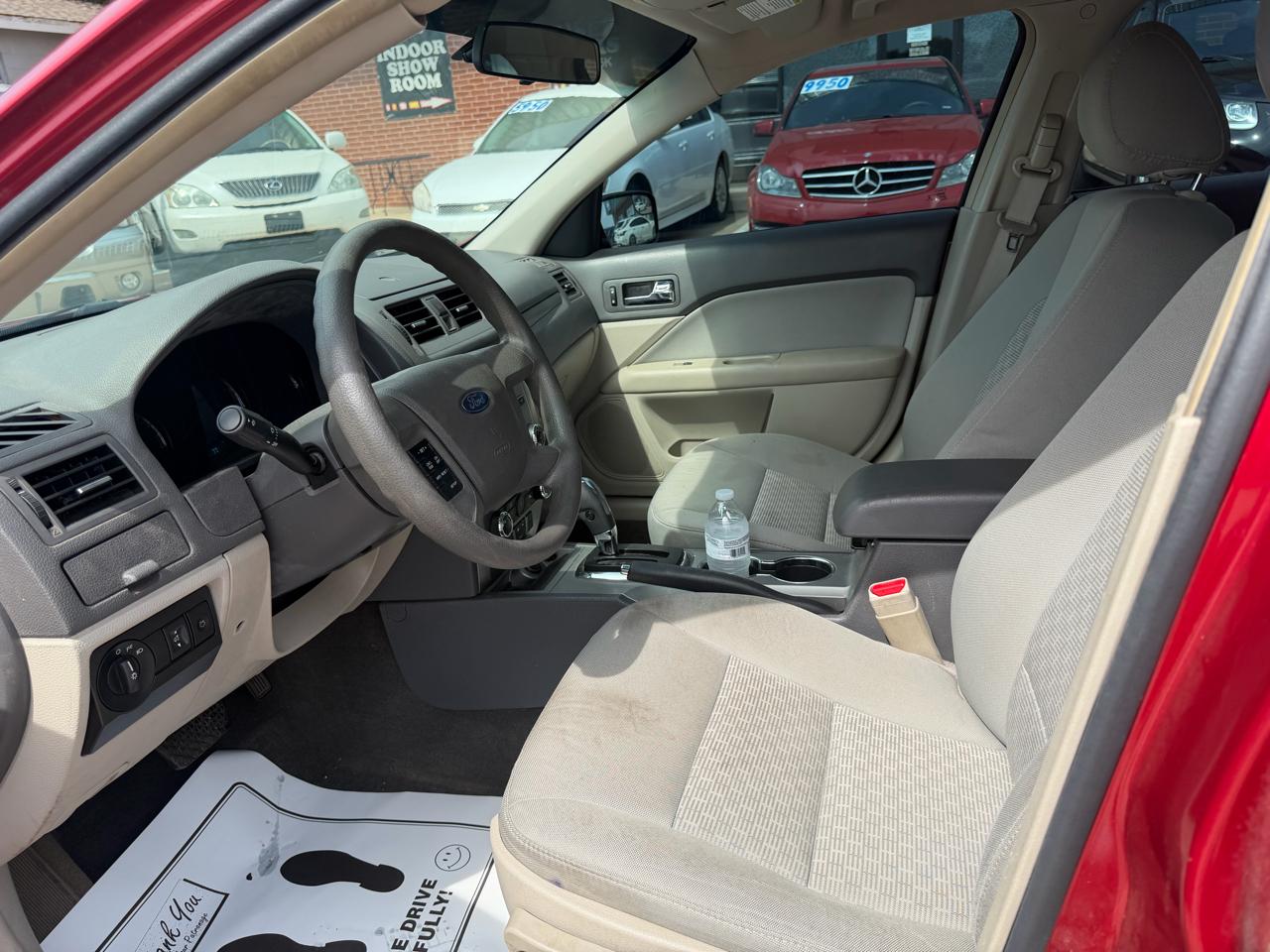 Ford Fusion S 2012