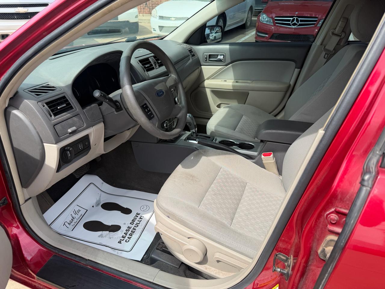 Ford Fusion S 2012