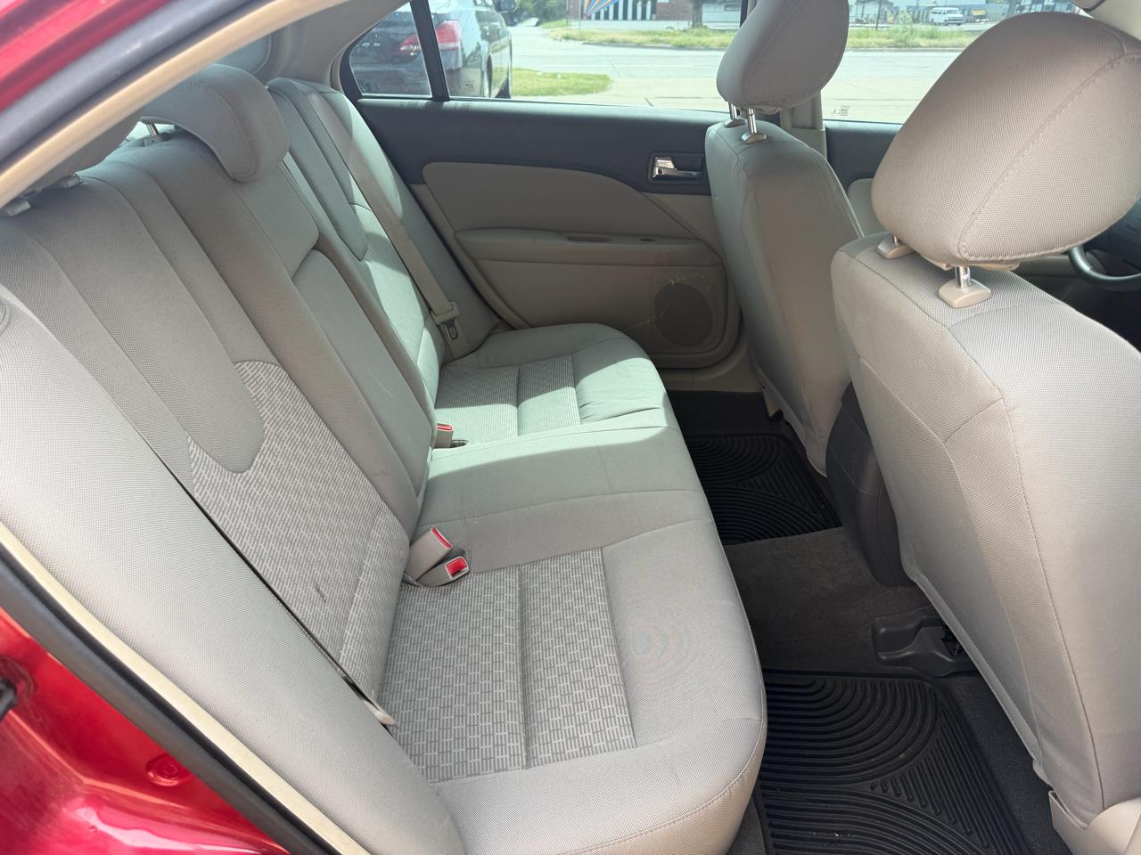 Ford Fusion S 2012